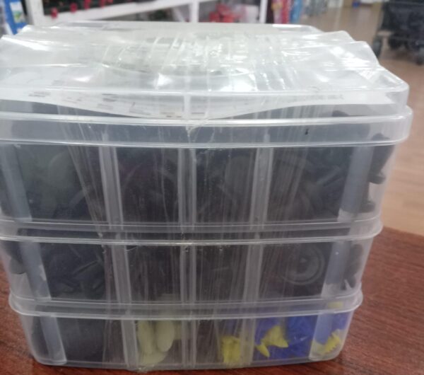 CAJA 650 CLIPS BROCHE RETENCION LATA PLASTICO - Imagen 3