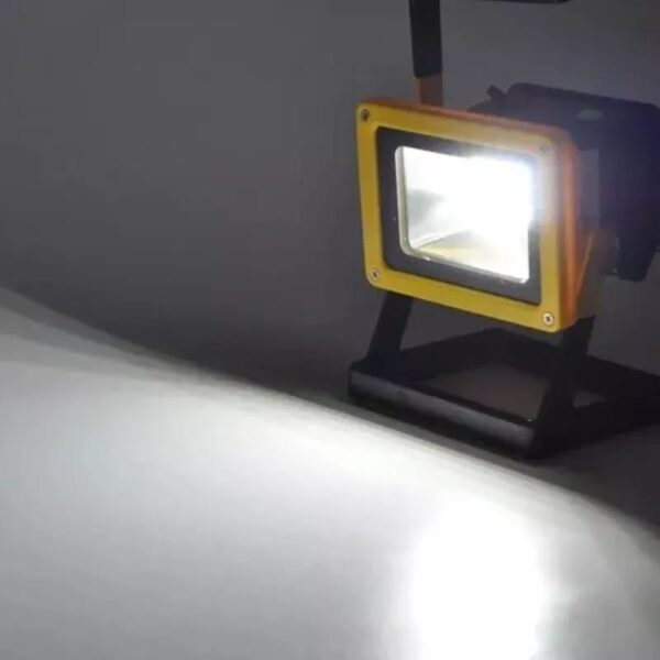 FOCO REFLECTOR LED Portátil Batería Recargable Caza